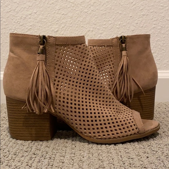Qupid Shoes - Nude open toe booties